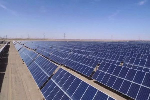 تصویر 3 از پنل خورشیدی صحرایی سبک و قابل جابجایی